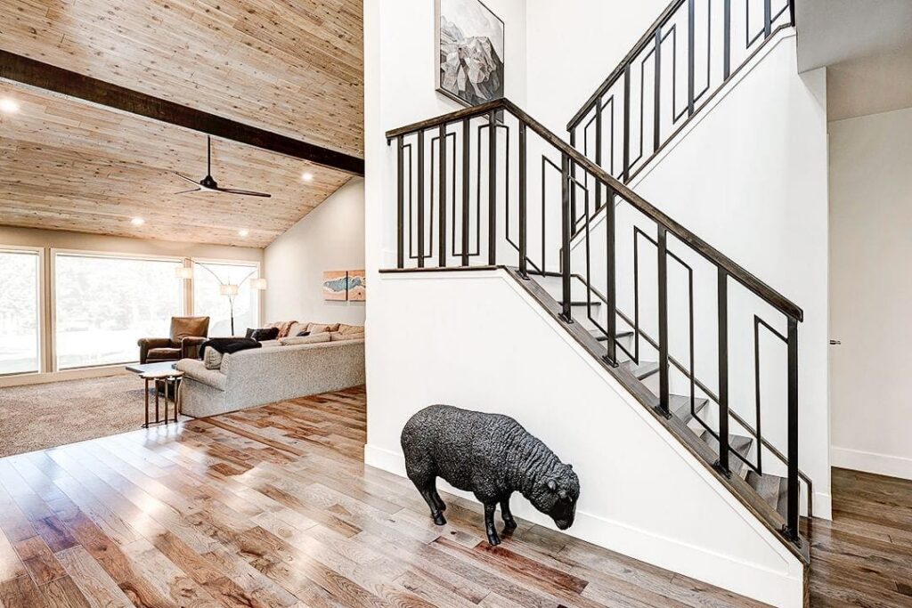 is it cheaper to remodel or build new​